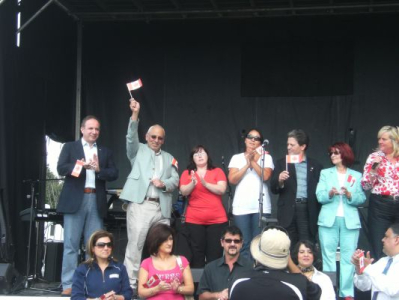 Peter being recongized by the crowd