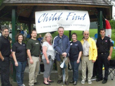 Peter with Peter Kent and Child Find Volunteers who participated in their picnic