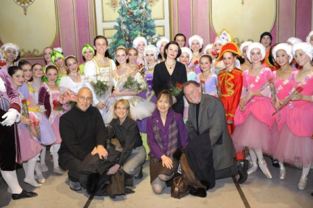 Peter, his wife Carole with Cila and Peter Kent (MP - Thornhill) flanked by Tatiana Stepanova and her 2008 cast of The Nutcracker